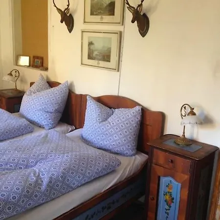 Villa Charming Lynden At Foot Of Loser, Overlooking