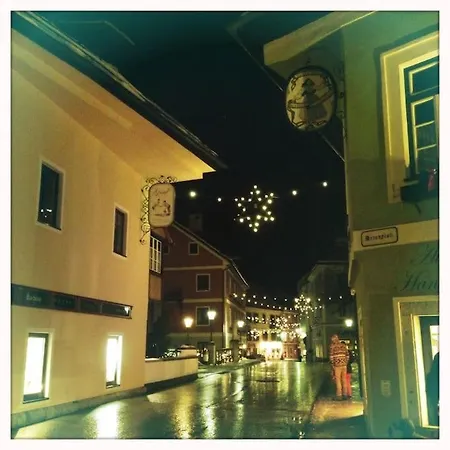 Charming Lynden At Foot Of Loser, Overlooking