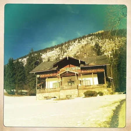 Villa Charming Lynden At Foot Of Loser, Overlooking