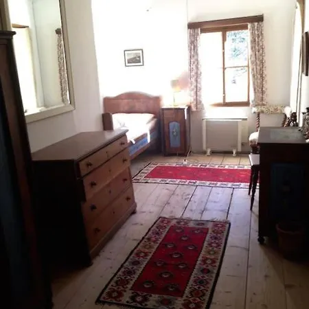 Villa Charming Lynden At Foot Of Loser, Overlooking